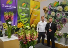 Marvin Grootendorst and Fabio Quintero with Evanthia. The breeder & seed production company is relatively new to the Colombian market. Their matthiola varieties are especially well received, Marvin tells us.